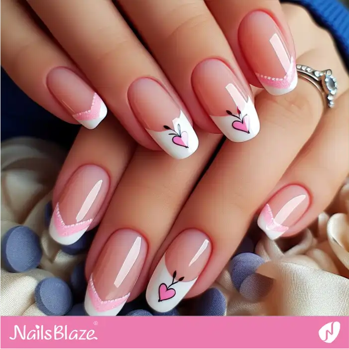 Peach Fuzz Chevron Nails with Hearts | Color of the Year 2024 - NB1883